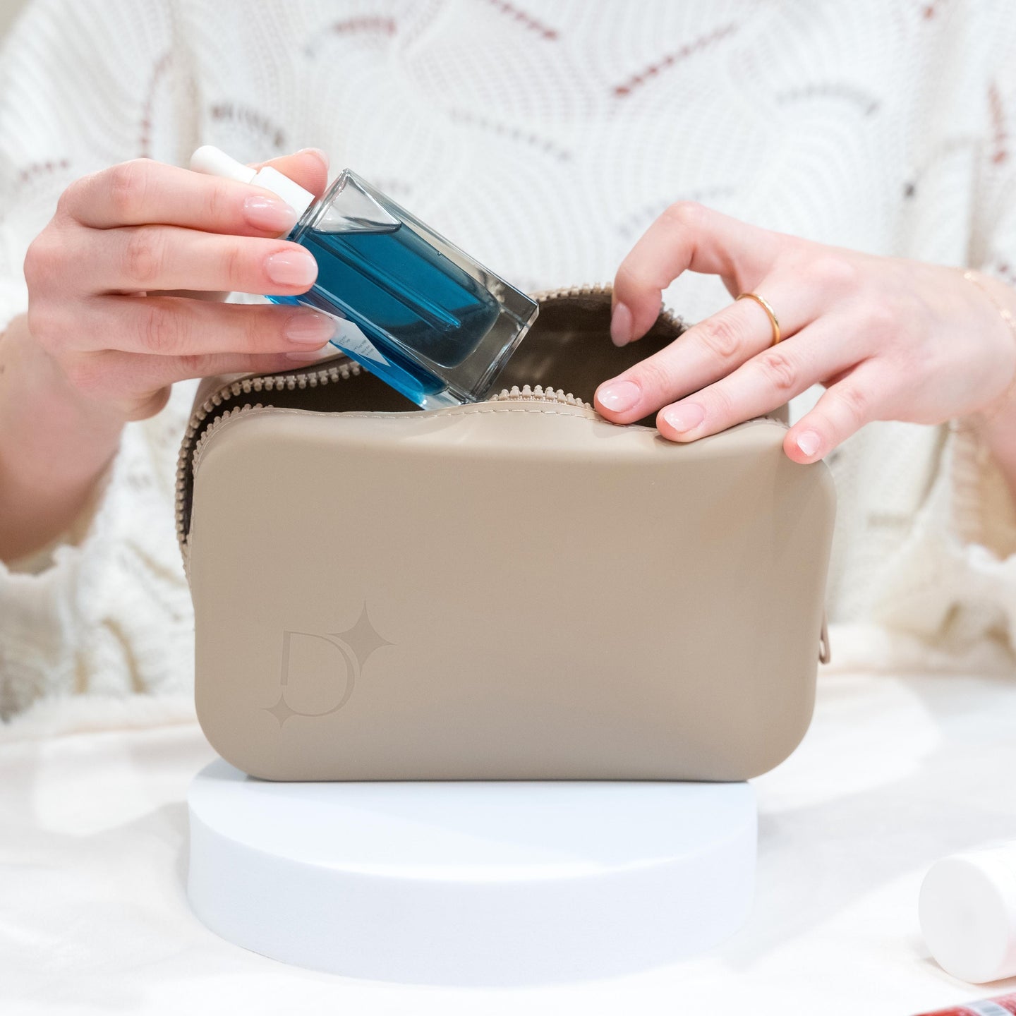 Nude Silicone Makeup Bag Washable Durable Luxurious Travel Ready_Image 6